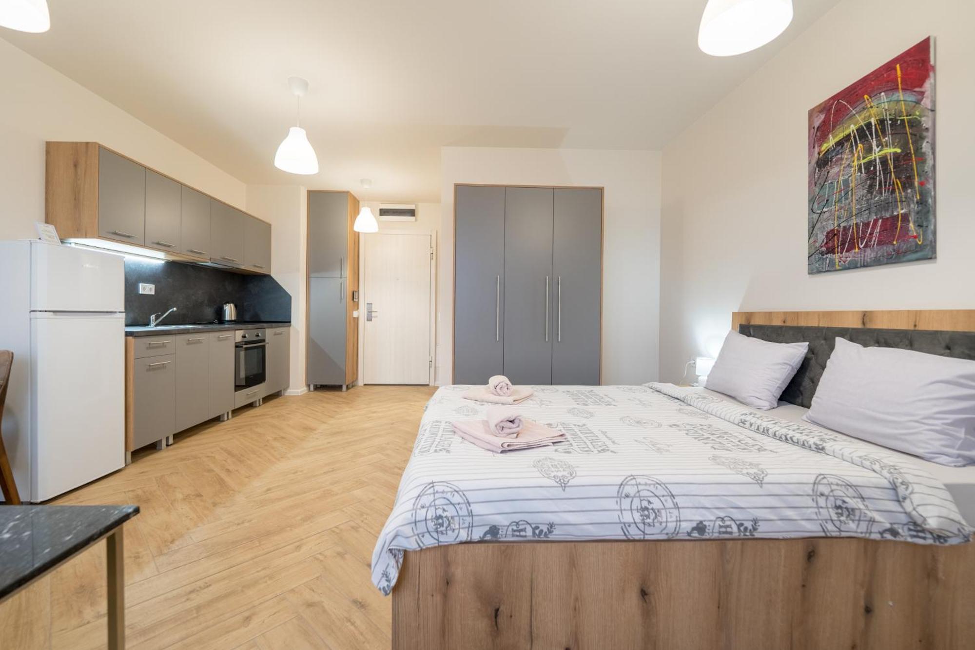 Wow For Rent 2 Bul Montevideo 25a - B Apartemen *
