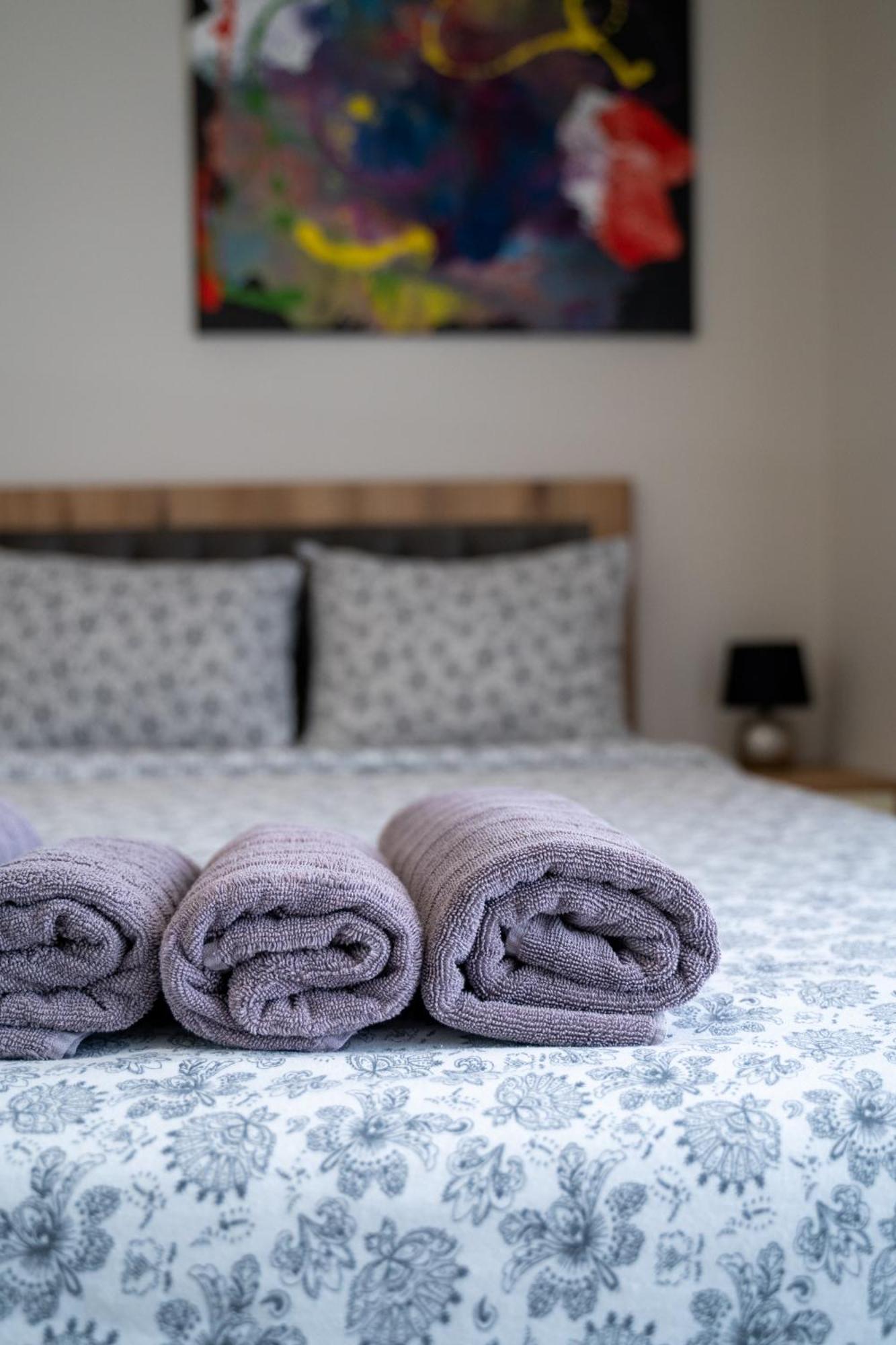 Apartemen Wow For Rent 2 Bul Montevideo 25a - B *
