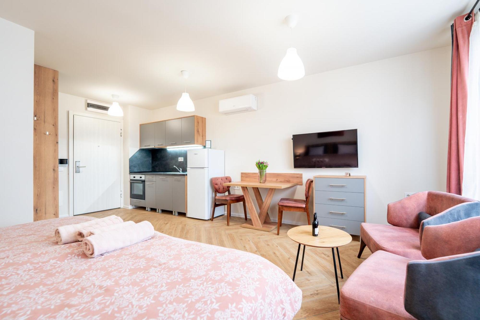 Wow For Rent 2 Bul Montevideo 25a - B Apartemen Sofia